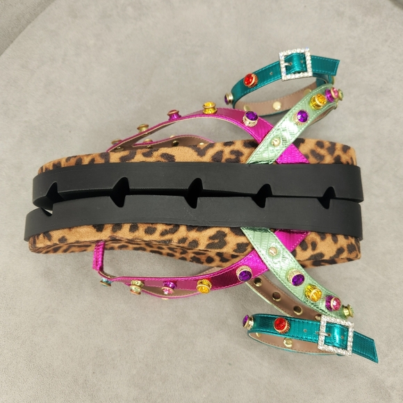 Betsey Johnson Thong Sandals 8 Pink Green Studs Conley Metallic Strappy New $130 - Picture 6 of 17